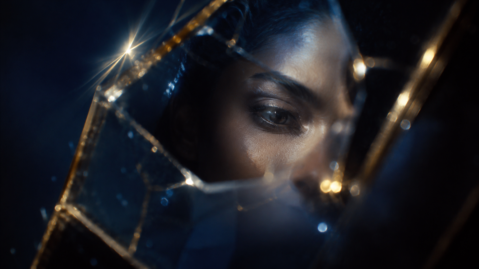 Nova Rai, mirror surface